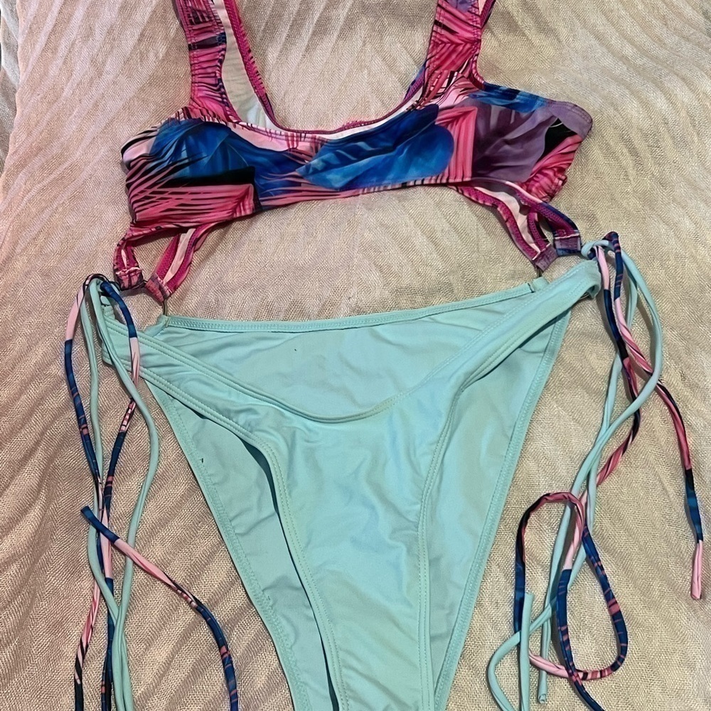 Medium swimsuit for women size M